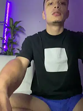 Snapshot of danny_42027 chatting on 1, 3, 2025 danny 42027 online show from 1, 3, 2025