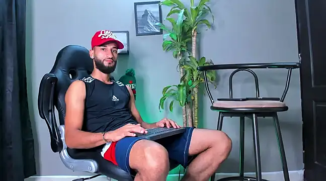 Snapshot of Damian_022 chatting on 5, 12, 2024 Damian 022 online show from 5, 12, 2024