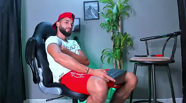 Snapshot of Damian_022 chatting on 6, 12, 2024 Damian 022 online show from 6, 12, 2024