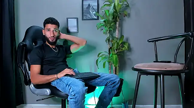 Snapshot of Damian_022 chatting on 29, 12, 2024 Damian 022 online show from 29, 12, 2024