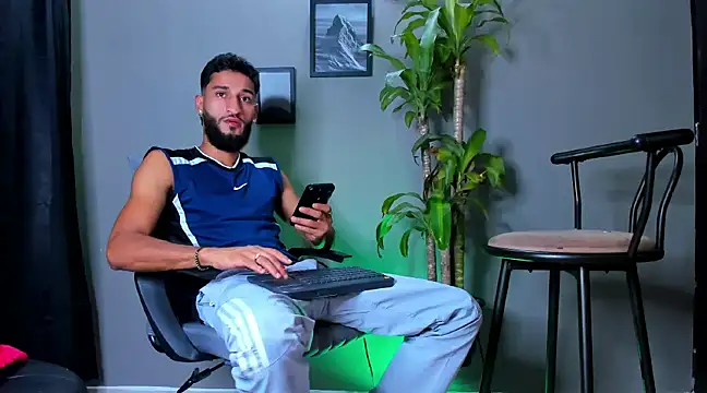 Snapshot of Damian_022 chatting on 11, 1, 2025 Damian 022 online show from 11, 1, 2025