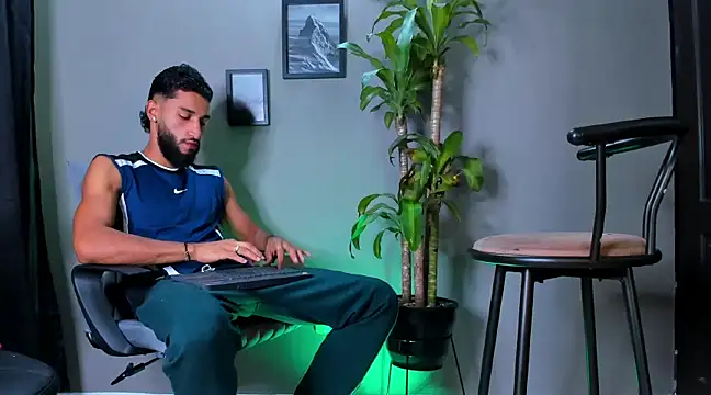 Snapshot of Damian_022 chatting on 12, 1, 2025 Damian 022 online show from 12, 1, 2025