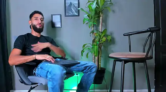 Snapshot of Damian_022 chatting on 15, 1, 2025 Damian 022 online show from 15, 1, 2025