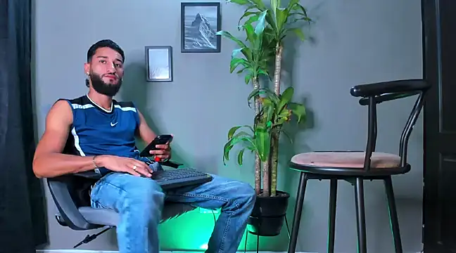 Snapshot of Damian_022 chatting on 19, 1, 2025 Damian 022 online show from 19, 1, 2025