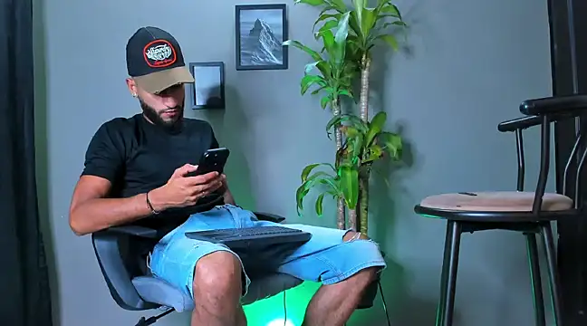 Snapshot of Damian_022 chatting on 23, 1, 2025 Damian 022 online show from 23, 1, 2025