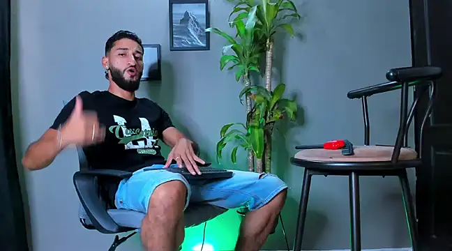 Snapshot of Damian_022 chatting on 24, 1, 2025 Damian 022 online show from 24, 1, 2025