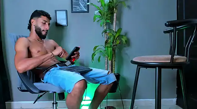 Snapshot of Damian_022 chatting on 24, 1, 2025 Damian 022 online show from 24, 1, 2025