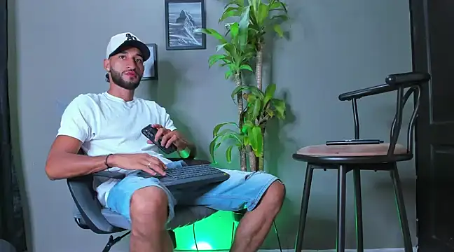 Snapshot of Damian_022 chatting on 9, 2, 2025 Damian 022 online show from 9, 2, 2025