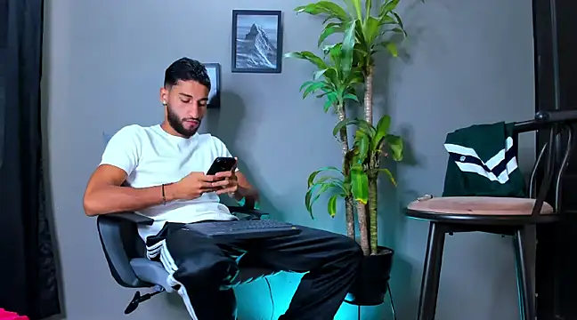 Snapshot of Damian_022 chatting on 19, 2, 2025 Damian 022 online show from 19, 2, 2025