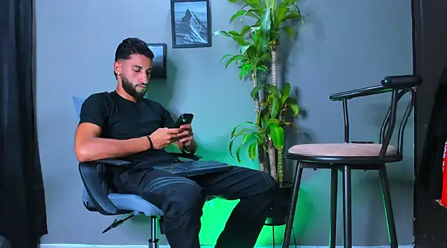 Snapshot of Damian_022 chatting on 25, 2, 2025 Damian 022 online show from 25, 2, 2025