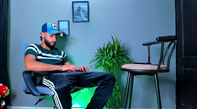 Snapshot of Damian_022 chatting on 11, 3, 2025 Damian 022 online show from 11, 3, 2025