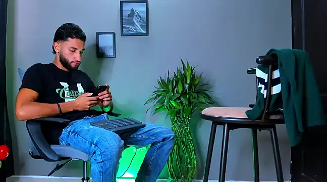 Snapshot of Damian_022 chatting on 11, 3, 2025 Damian 022 online show from 11, 3, 2025