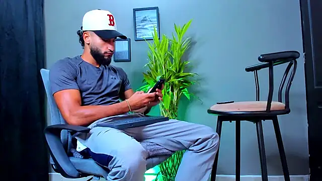 Snapshot of Damian_022 chatting on 9, 10, 2025 Damian 022 online show from 9, 10, 2025