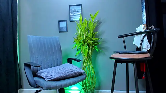 Snapshot of Damian_022 chatting on 10, 10, 2025 Damian 022 online show from 10, 10, 2025