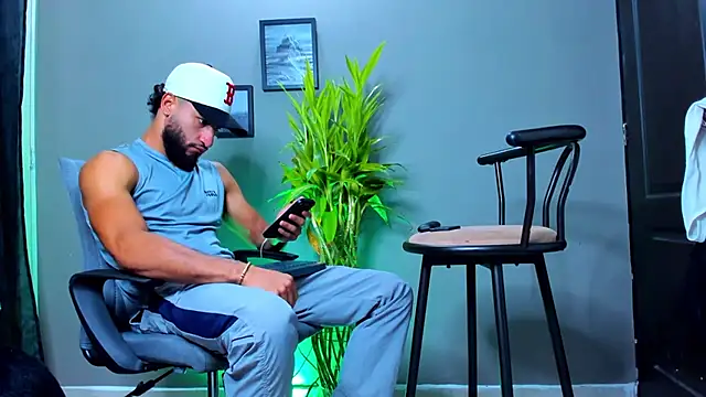 Snapshot of Damian_022 chatting on 17, 10, 2025 Damian 022 online show from 17, 10, 2025