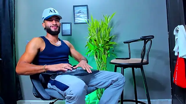 Snapshot of Damian_022 chatting on 23, 10, 2025 Damian 022 online show from 23, 10, 2025