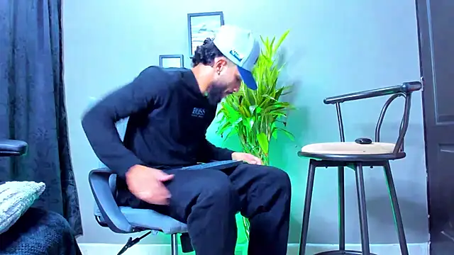 Snapshot of Damian_022 chatting on 24, 10, 2025 Damian 022 online show from 24, 10, 2025