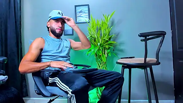 Snapshot of Damian_022 chatting on 25, 10, 2025 Damian 022 online show from 25, 10, 2025