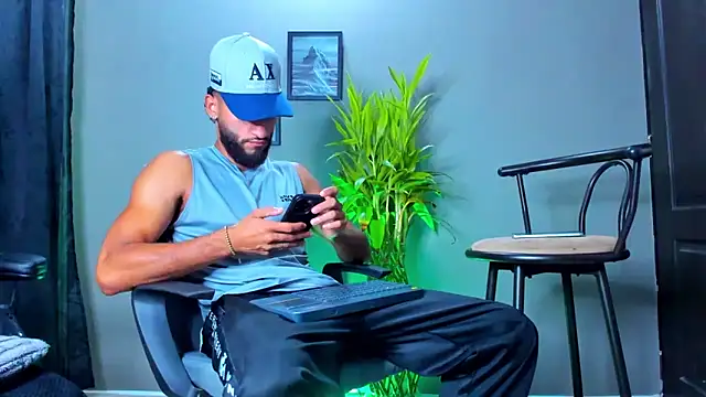 Snapshot of Damian_022 chatting on 7, 11, 2025 Damian 022 online show from 7, 11, 2025