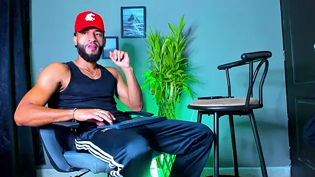 Snapshot of Damian_022 chatting on 12, 11, 2025 Damian 022 online show from 12, 11, 2025