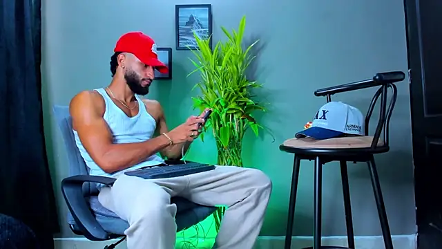 Snapshot of Damian_022 chatting on 25, 11, 2025 Damian 022 online show from 25, 11, 2025