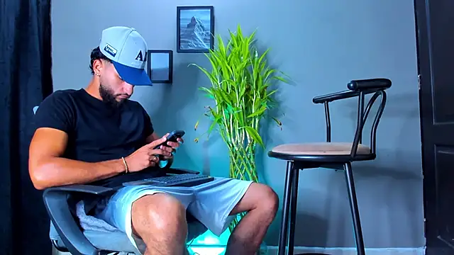 Snapshot of Damian_022 chatting on 30, 3, 2026 Damian 022 online show from 30, 3, 2026