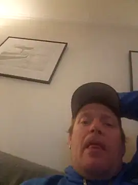 Snapshot of everyoneneeds chatting on 15, 2, 2025 everyoneneeds online show from 15, 2, 2025