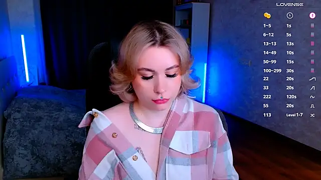 Snapshot of Blueberry-baby chatting on 2, 2, 2025 Blueberry-baby online show from 2, 2, 2025