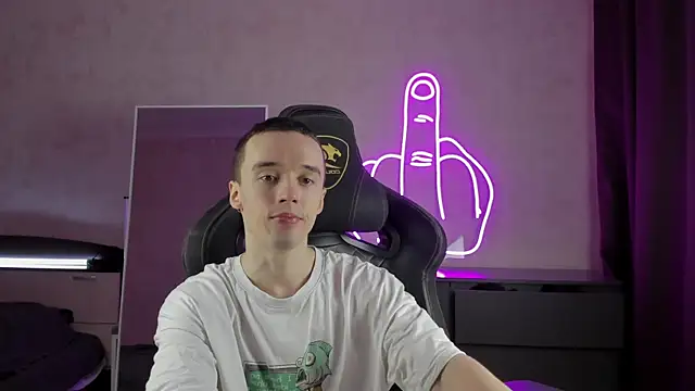 Snapshot of MasonWarholl chatting on 9, 1, 2025 MasonWarholl online show from 9, 1, 2025