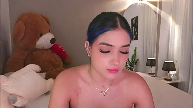 AnnyHizzle online show from 14, 10, 2025