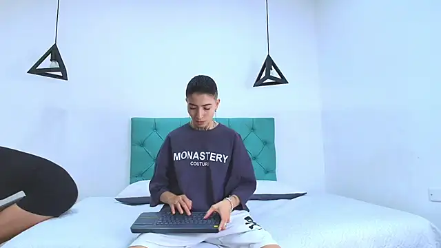 Tinny and Candy online show from 13, 1, 2025