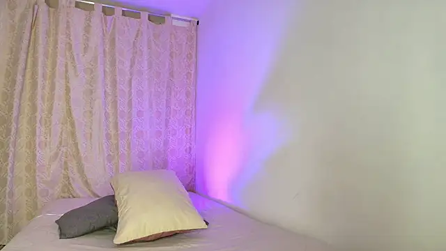 Tinny and Candy online show from 8, 4, 2026