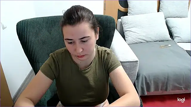 VioletaFlower7 online show from 3, 11, 2025