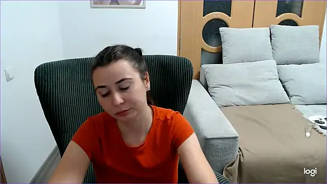 VioletaFlower7 online show from 2, 12, 2025