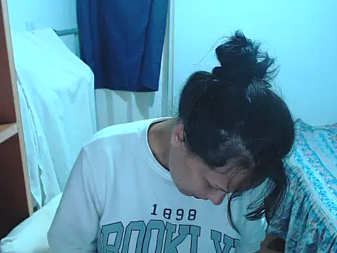 home vlak online show from 10, 4, 2026