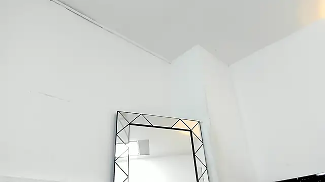 Juliabadlee online show from 2, 12, 2024