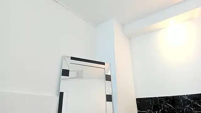 Juliabadlee online show from 22, 2, 2025