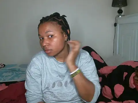 R-thequeen online show from 2, 12, 2024