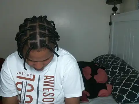 R-thequeen online show from 5, 12, 2024