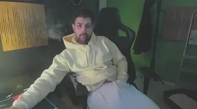 Snapshot of savage_daddyy chatting on 8, 1, 2025 savage daddyy online show from 8, 1, 2025