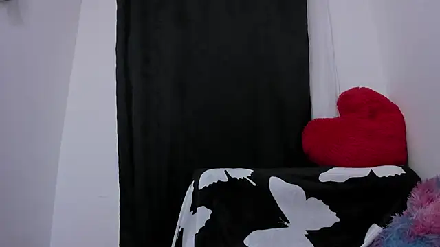 Snapshot of liaqueen610 chatting on 13, 7, 2026 liaqueen610 online show from 13, 7, 2026