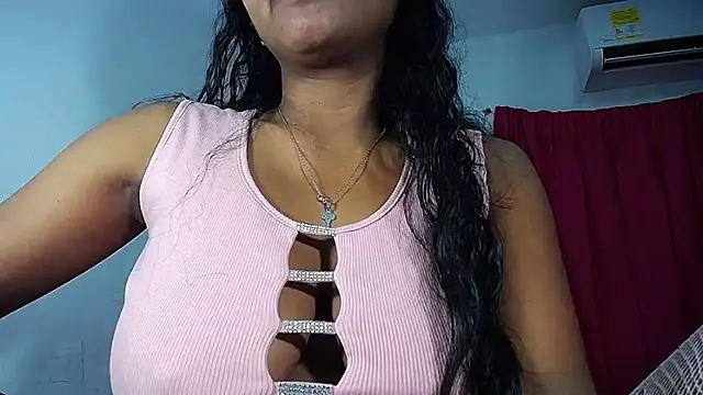 Snapshot of Sashabreck chatting on 6, 5, 2026 Sashabreck online show from 6, 5, 2026