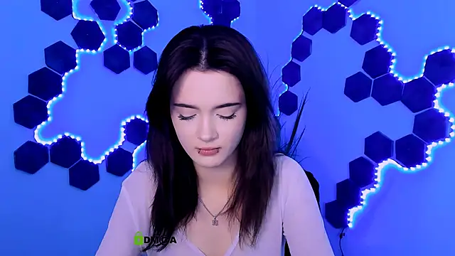 liana kisses online show from 14, 3, 2026