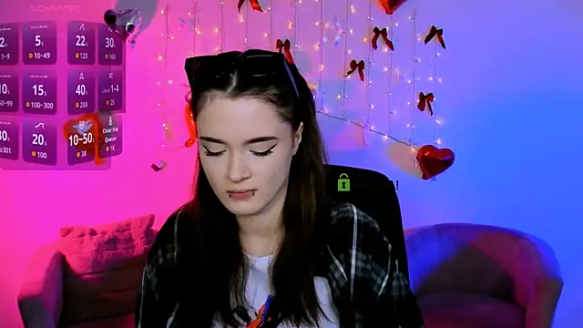 liana kisses online show from 24, 3, 2026