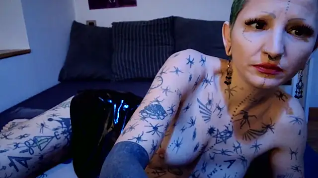 Snapshot of ValeryCrowley14 chatting on 2, 2, 2026 ValeryCrowley14 online show from 2, 2, 2026