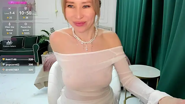 Jolie Ozolla online show from 31, 1, 2025