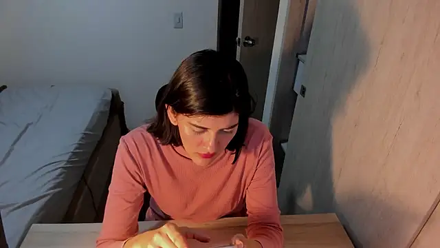 misstoya online show from 10, 4, 2026