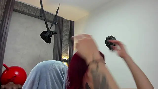 selene red  online show from 9, 2, 2026