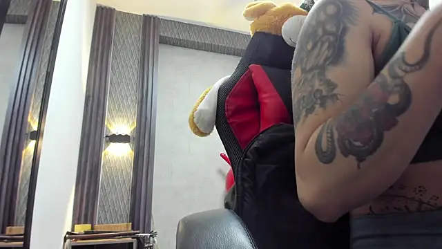 selene red  online show from 3, 4, 2026