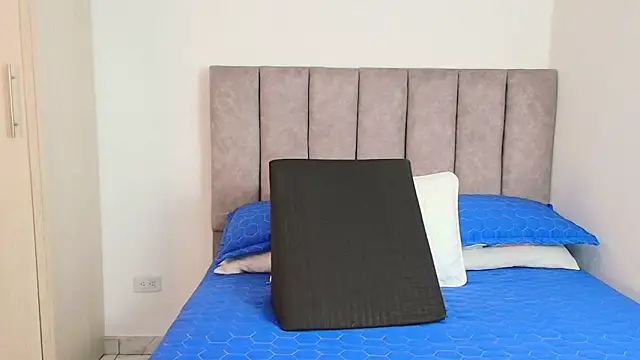 karina lewis  online show from 14, 1, 2025